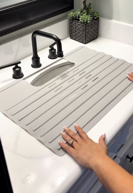 Roll-Up Silicone Kitchen Sink Drying Mat - Image 2