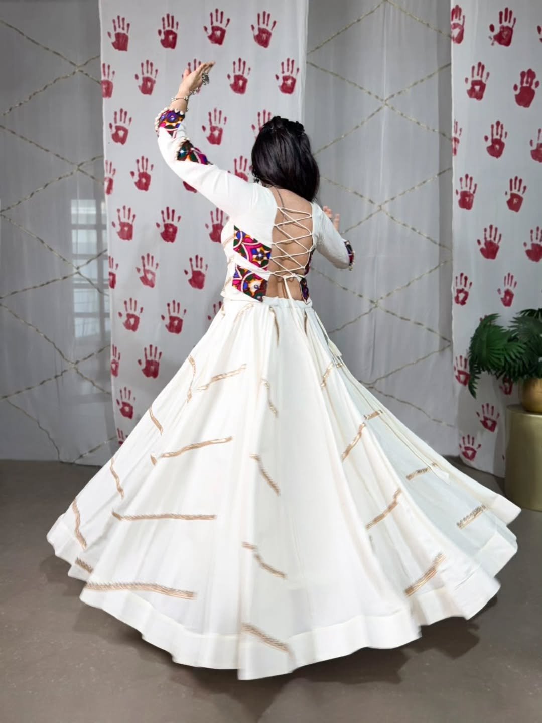 Pastel Pink Thread Embroidered Crop Top & Palazzo Set with Net Dupatta - Image 3