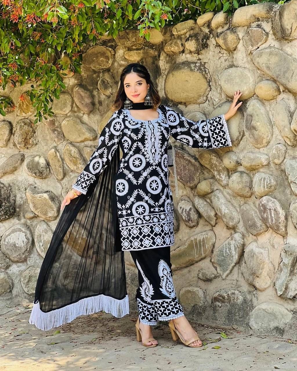 Black Color Full Stitch Salwar Suit - Image 4