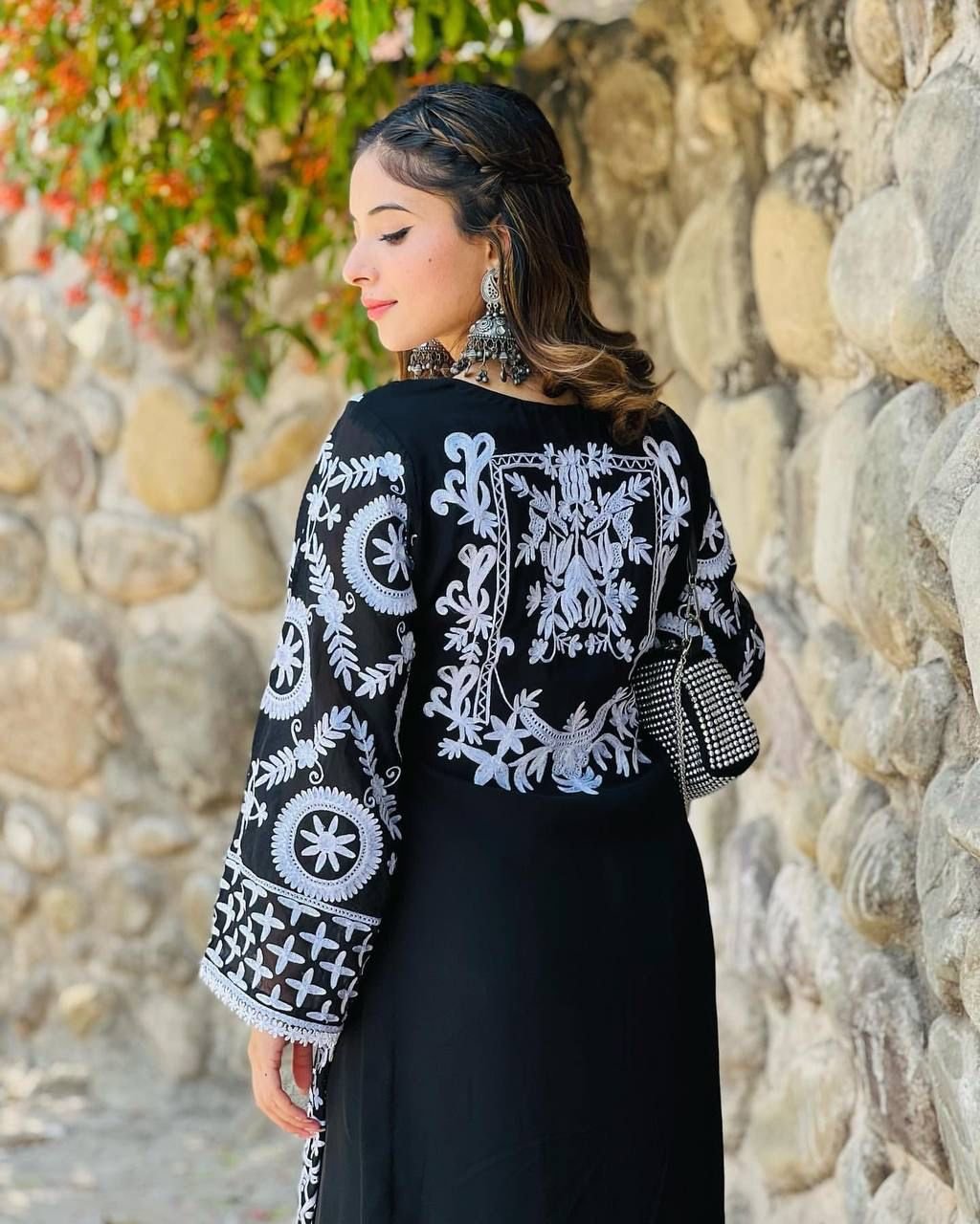 Black Color Full Stitch Salwar Suit - Image 5
