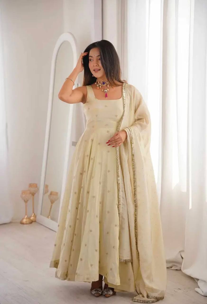 Pastel Yellow Embroidered Lehenga Set with Dupatta - Image 5