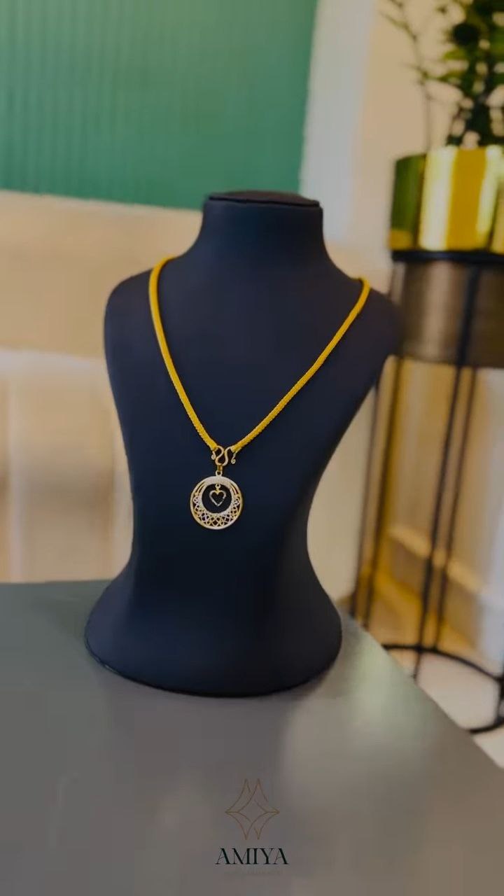 Minimal Gold-Tone Circular Pendant Necklace with Beaded Accents - Image 4