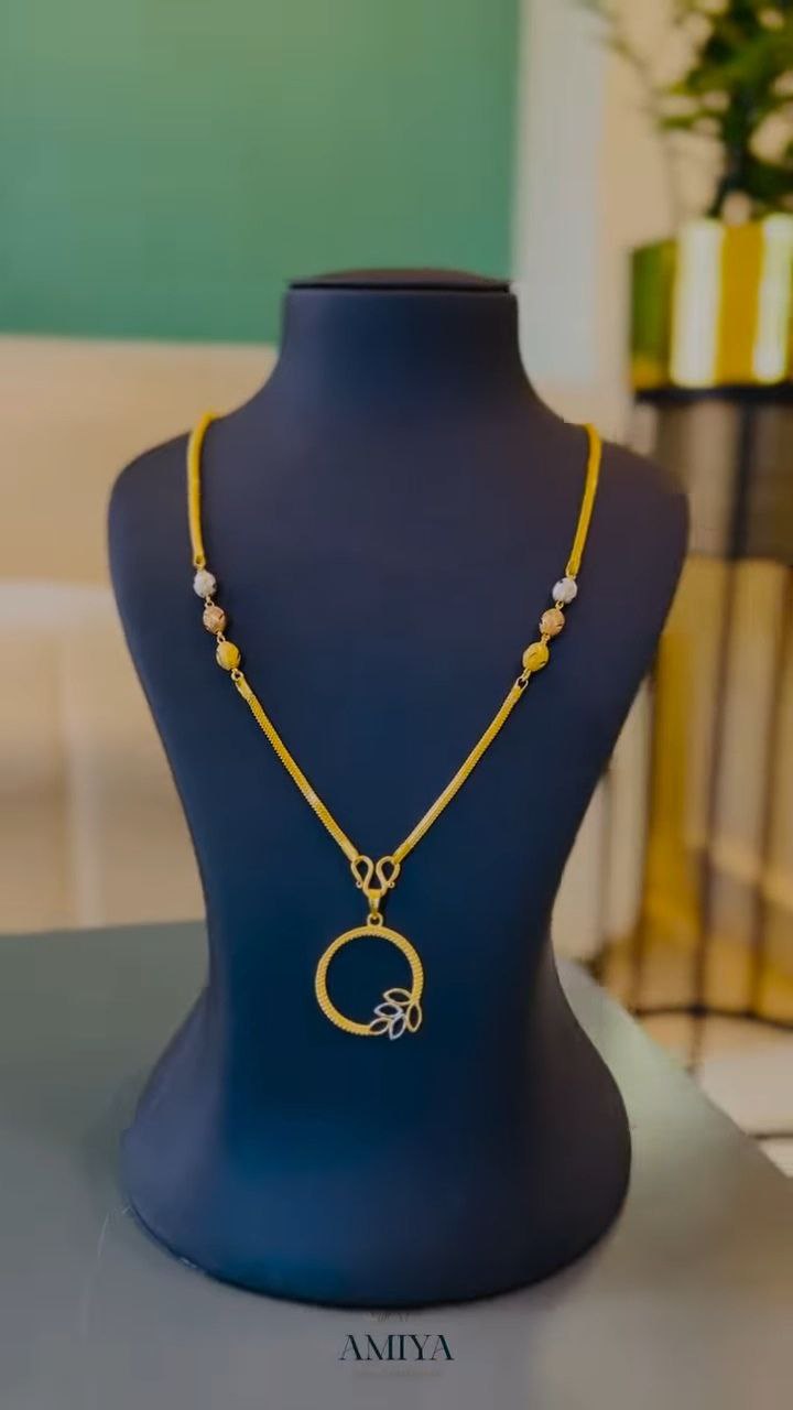 Minimal Gold-Tone Circular Pendant Necklace with Beaded Accents - Image 6